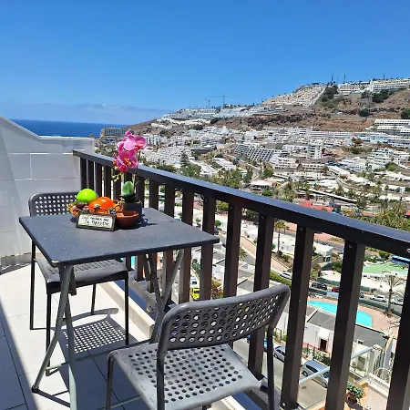 Solaris - Refurbished, Floor, Sea Views Lejlighed *